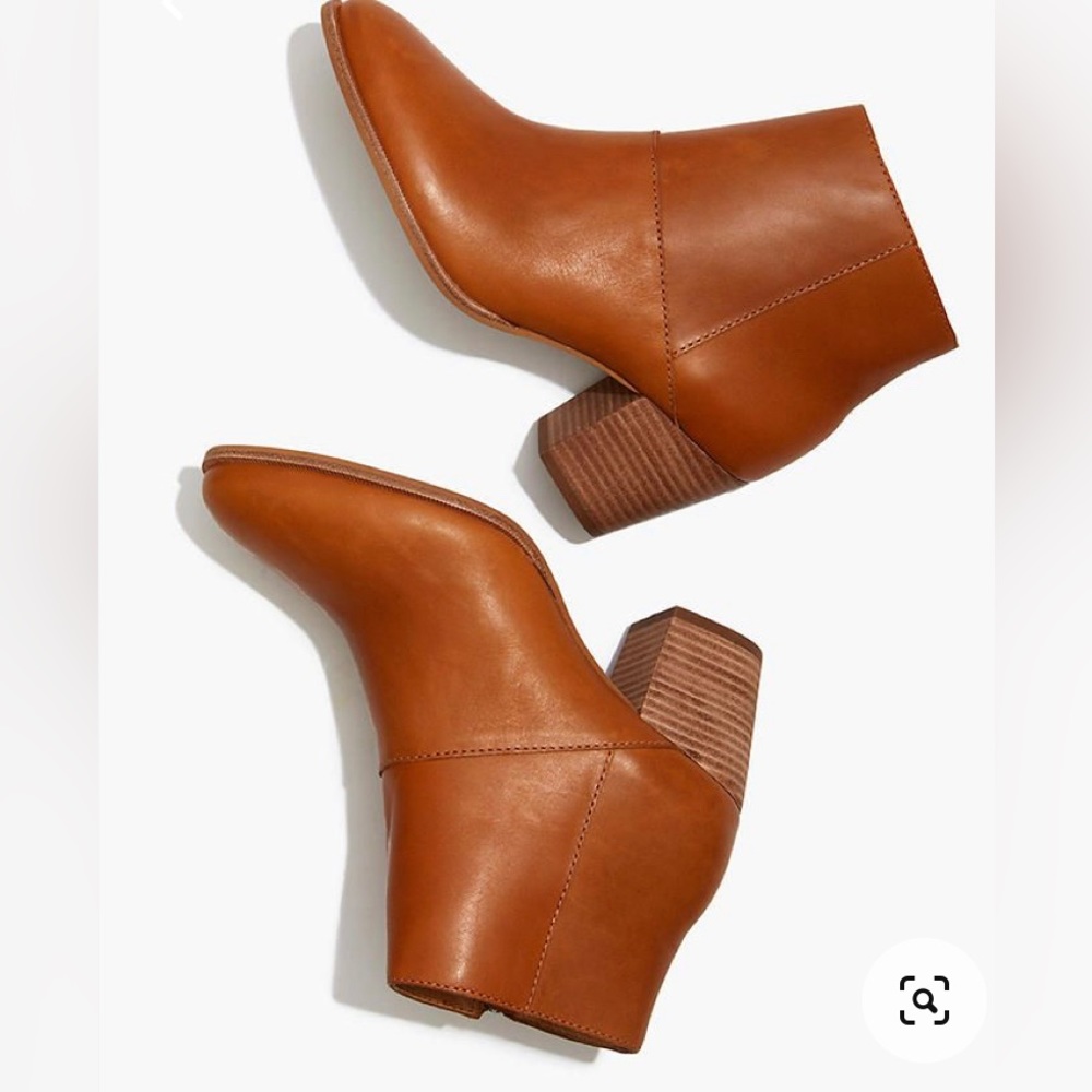 Madewell The Rosie Ankle Boot in Leather, Size 5